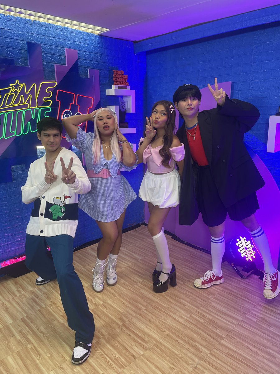 itsShowtimeNa's tweet image. ✨ Madlang Onliners! Handa na ba kayo para sa isa nanamang malupet na bonding experience? Tutok na sa Showtime Online Ü!

#ShowtimeWayboxWednesday
#KATSEYEonSHOWTIME

Watch us Live, Follow, and subscribe here: 
linktr.ee/itsshowtimena