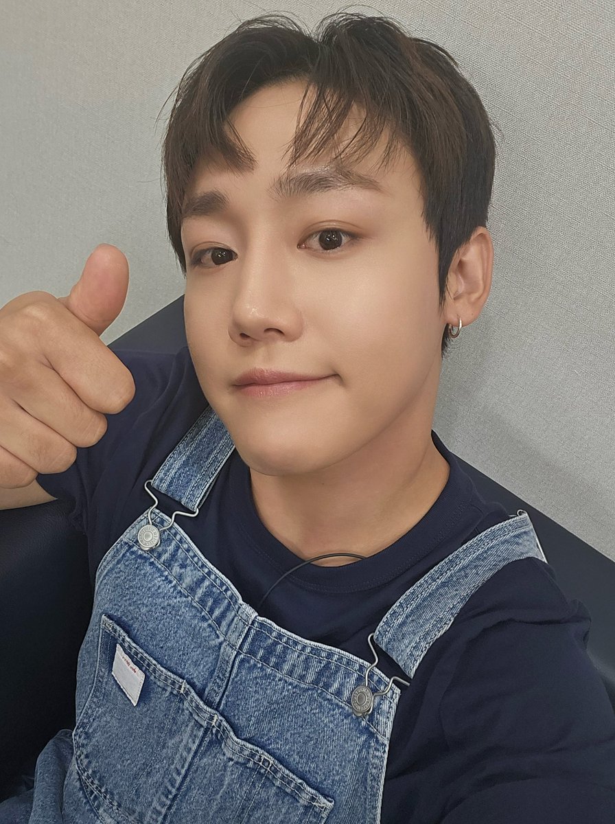 [💡] #골드니스 여러분!
잠시 후 6:20 PM MBC M #주간아이돌
#이장준 이 출연합니다.

👤: 3 곱하기 5는??
 니스 : 이장준 보고싶오💛

#GoldenChild #골든차일드 #GNCD
#LEEJANGJUN