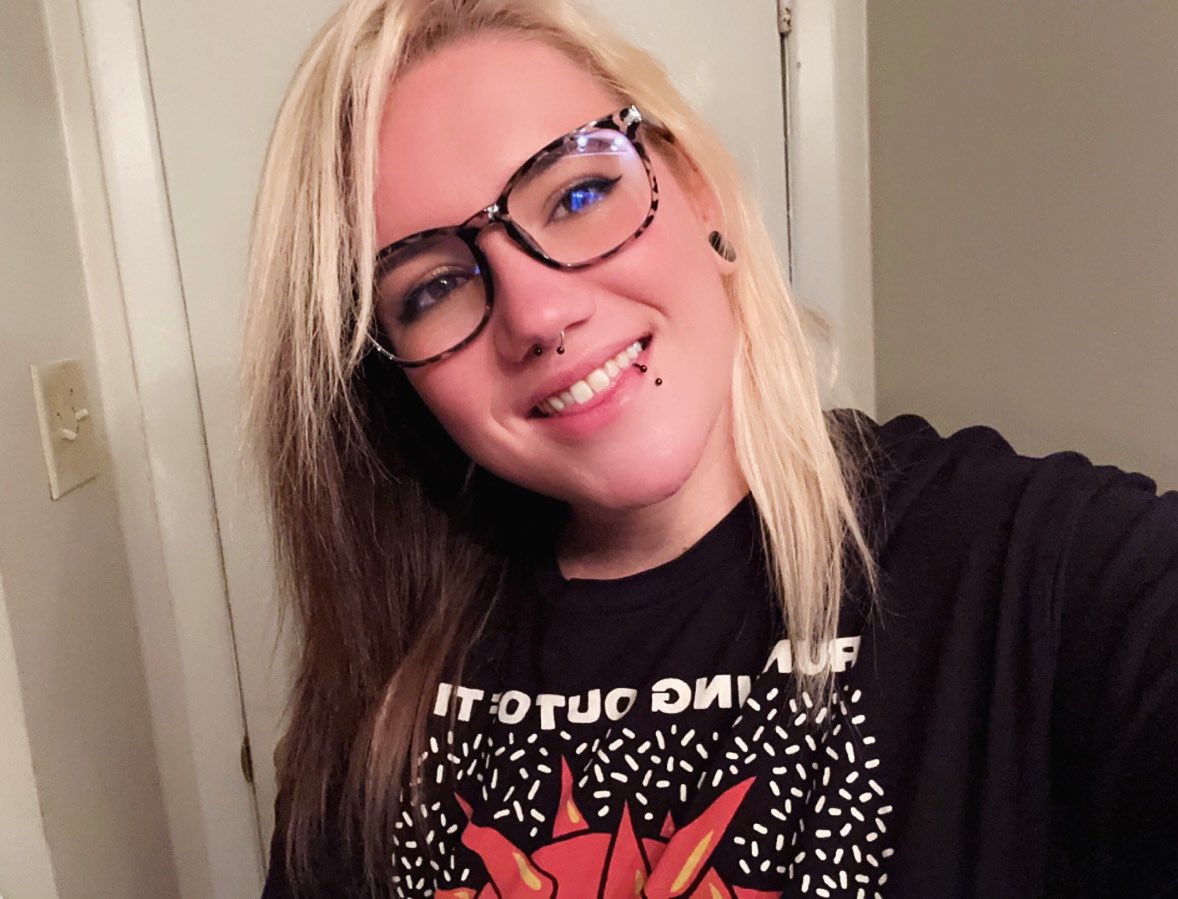 DarthSamii's tweet image. Yay my eyes don’t hurt anymore 🖤