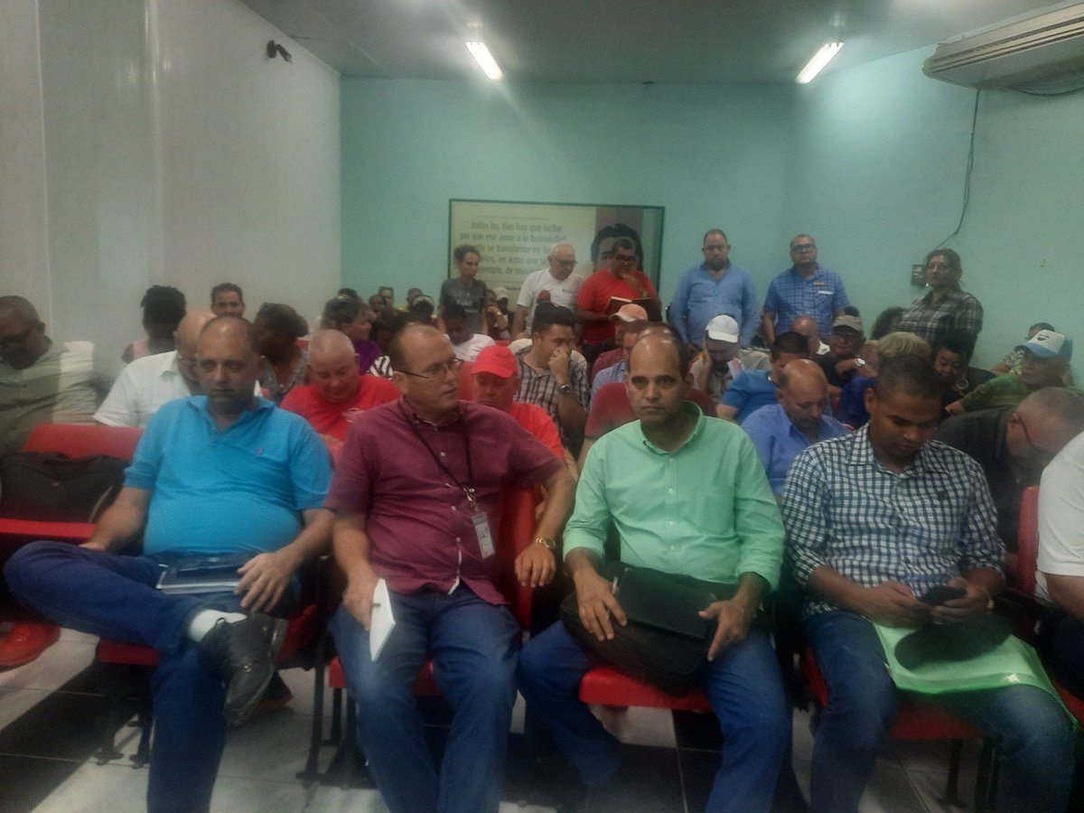 Realizamos el encuentro de trabajo en el Municipio de 10 de Octubre, con la Presencia de Monteagudo, La Secretaria de Partido,la Presidenta de la Asamblea Municipal y los OSDE,  representante estatal y factores del Municipio.Evaluando la Acciones de Higienizacion,embellecimiento