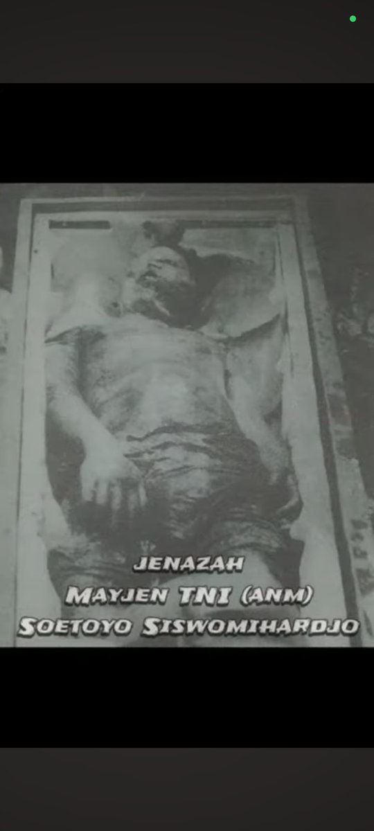KEBIADABAN PKI, TENGKORAK MAYJEN SUTOYO REMUK.

Beberapa luka dijumpai pada jasad Mayjen Sutoyo, melukiskan siksaan yg luar biasa keji. 
Hanya para psikopat yg tega melakukannya.
Puncak kebengisan yg terlahir akibat sebuah ideologi menyimpang, doktrin komunisme ala DN Aidit CS.