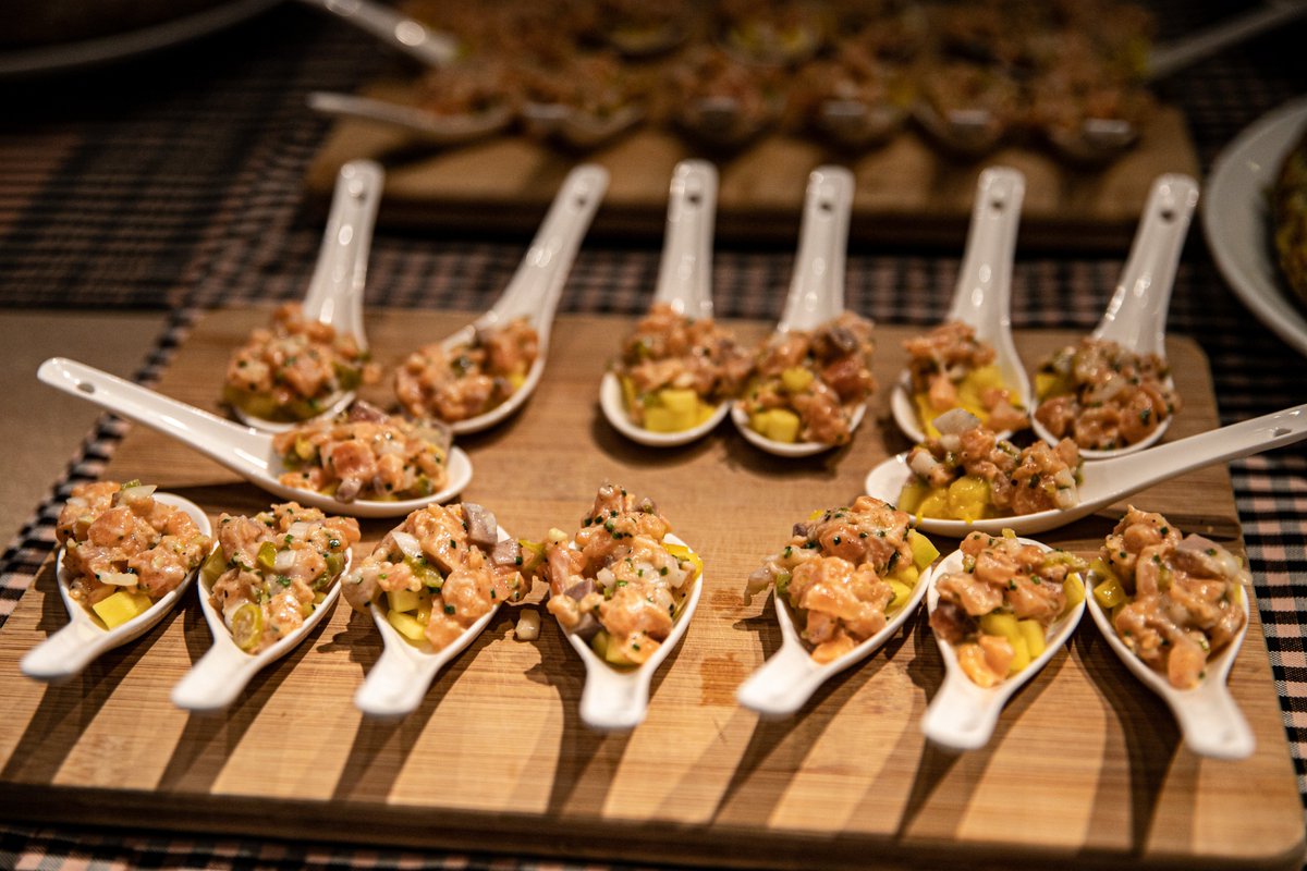 la_boqueria's tweet photo. ⛵️ Amb motiu de la celebració de la Copa Amèrica, la Boqueria presenta menús elaborats per tots els bars del mercat amb la col·laboració de Moët &amp; Chandon.

🍴Els menús estaran disponibles fins al dia 20 d'octubre.

#laboqueria #CopaAmerica2024 https://t.co/cY0Xeu15S1