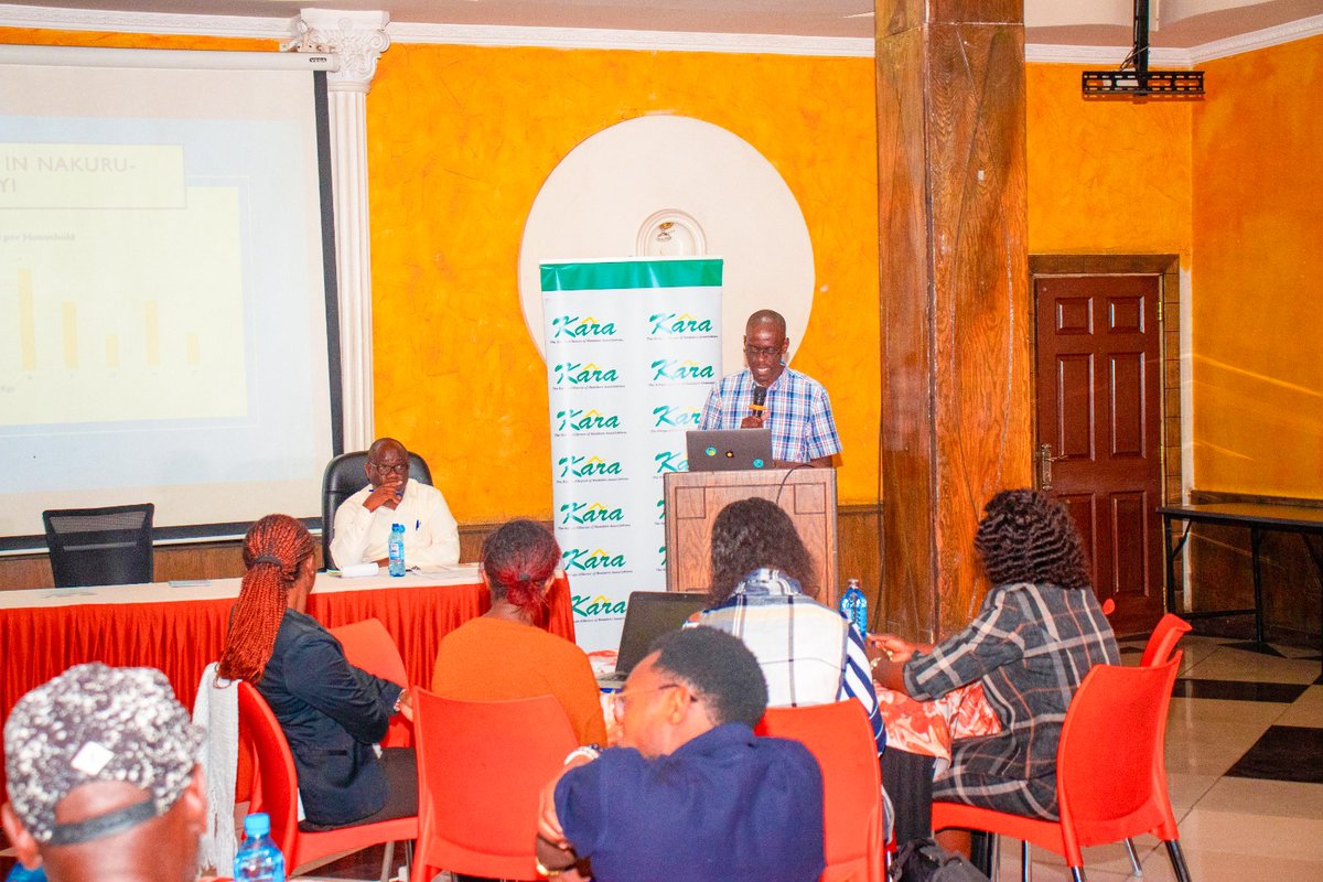 kepro_ke's tweet photo. On 17th September 2024, #KEPRO Kenya joined The Kenya Alliance of Resident Associations (#KARA) for a workshop in Nakuru City on the development of National Guidelines & Standards on waste segregation at source. The event was a post-pilot workshop aimed at sharing lessons, experiences and best practices from the pilot study on waste segregation at household level.
Speaking at the event, KEPRO's CEO James Odongo re-emphasized the organization's core pillar of Community. At KEPRO Kenya, We believe that communities and neighborhood associations play a key role in achieving and maintaining a clean and healthy environment.
#KEPROinAction #CircularEconomy #SustainableWasteManagement