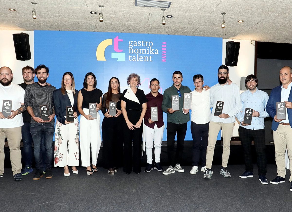 ManducaBibere's tweet photo. Doce jóvenes talentos brillan en Gastronomika Talent https://t.co/A25HCQKvZ0 | @7canibales https://t.co/oDHz6oJJhx