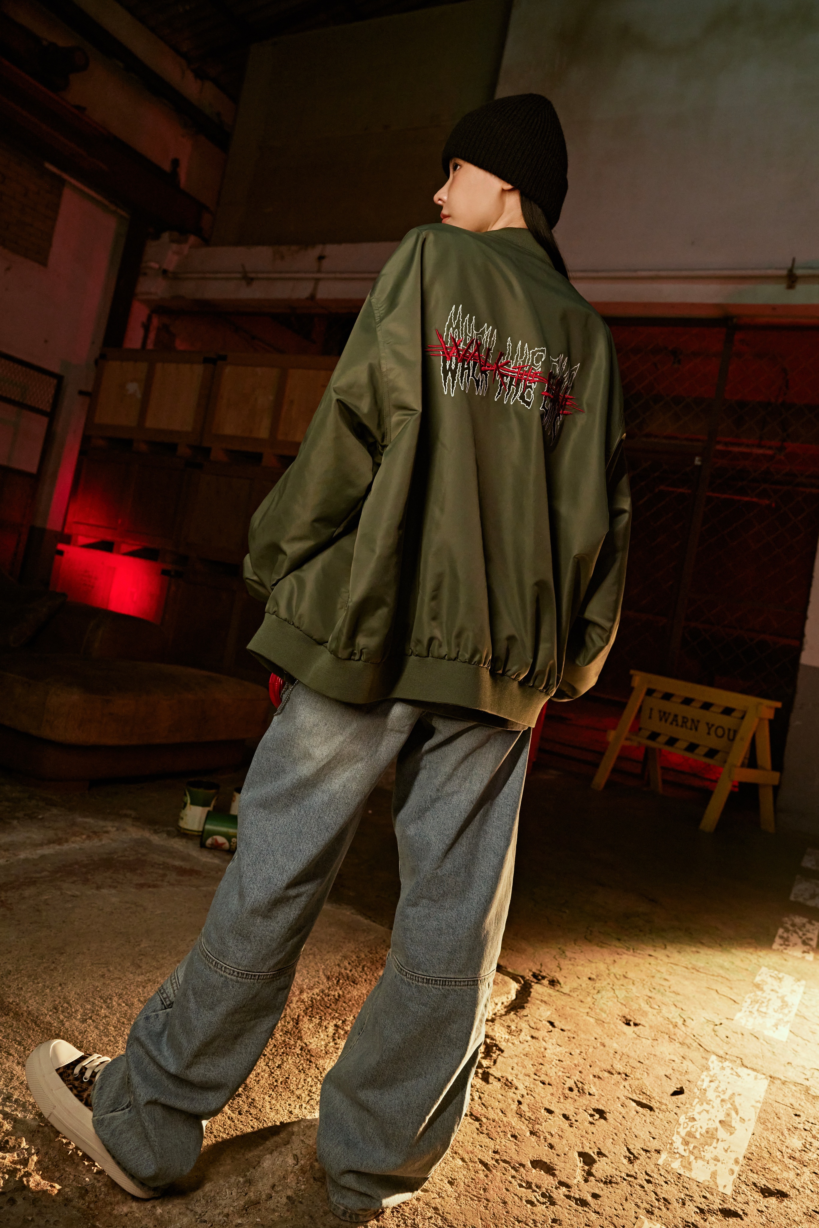 ENHYPEN WORLD TOUR 'WALK THE LINE'パーカー L - トップス ENHYPEN WORLD TOUR 'WALK THE LINE'パーカー L - トップス