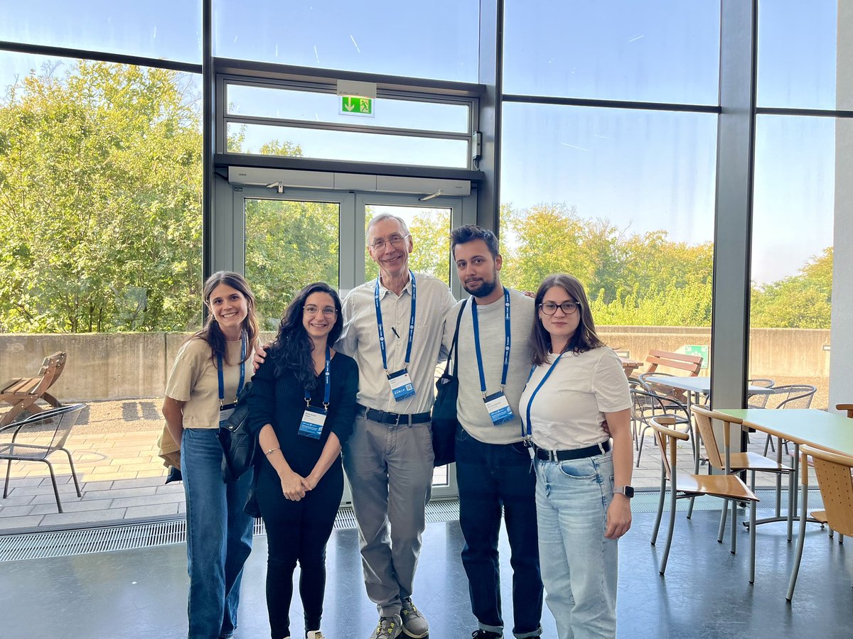 PopGen group <a href="/UniFerrara/">Università Ferrara</a> feeling inspired by a great researcher and Nobel prize winner! Such an honor! #EESHuman