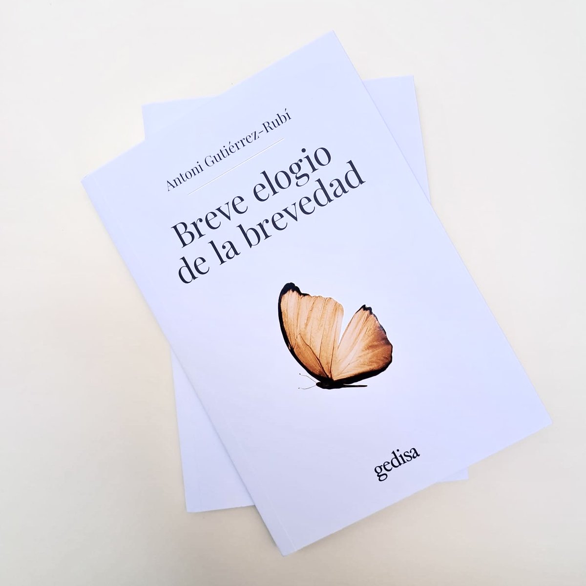 El estudio refleja el valor de la #brevedad para interesar, atraer y crear conexiones, como abordo en mi libro 👉 Breve elogio de la brevedad 📙
t.ly/HGgsc