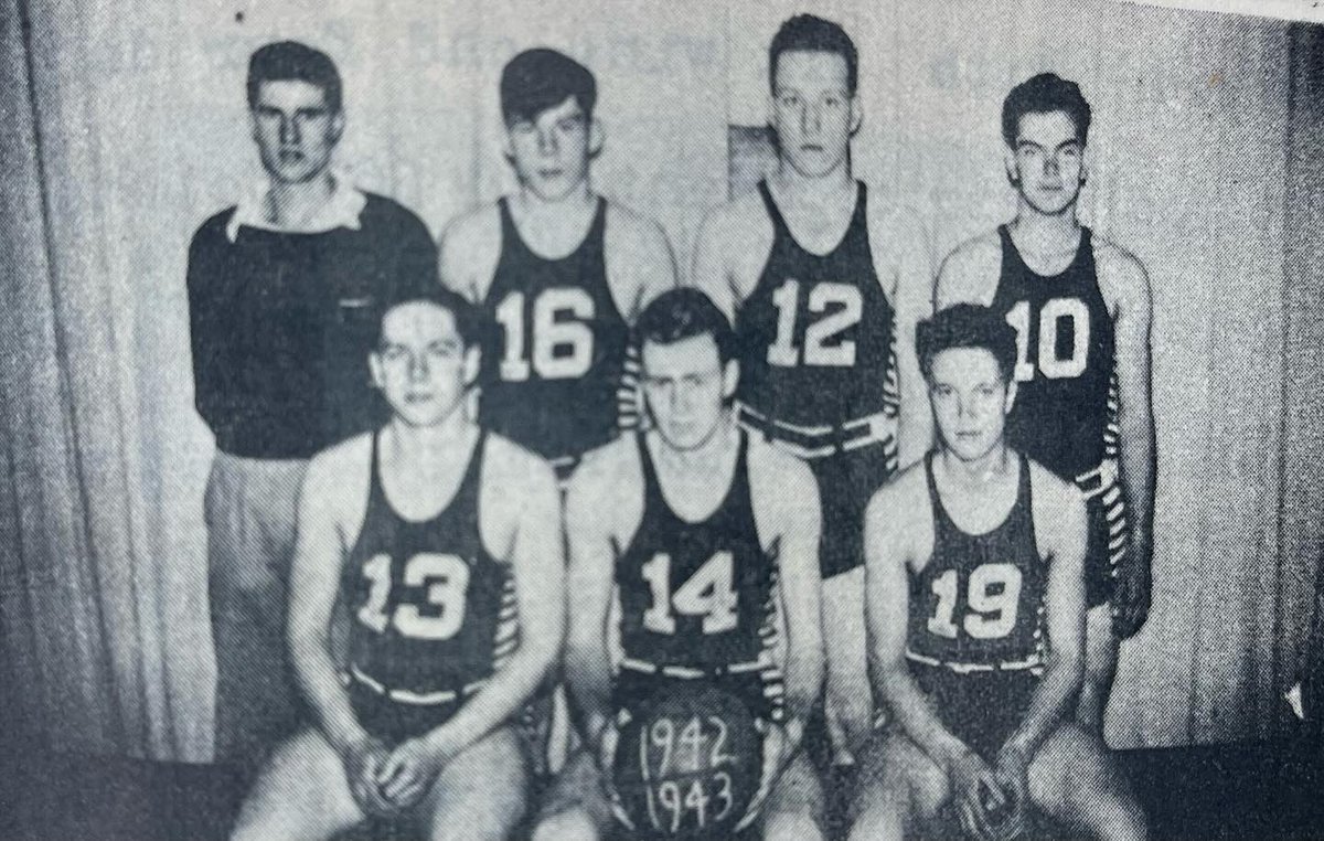 Did you know that the Auburn School yearbook was named Vox-Schola (Voice of the School)? The 1st Vox-Schola yearbook was published by the Class of 1942. 💙 Heartfelt thanks to Clare Timmons for sharing these early editions with us.
#kenstonhomegrown #kenstonstrongertogether