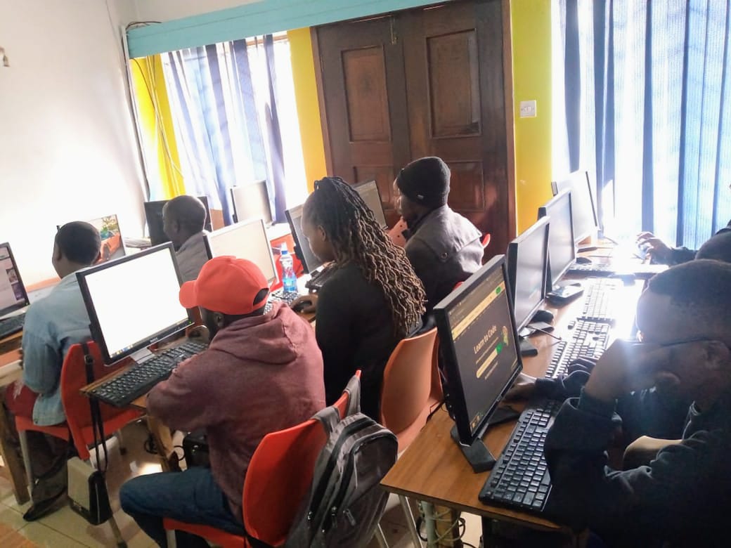 ModcomKenya's tweet image. We are thrilled to announce the launch of the #ModcomDigitalHustleInitiative's inaugural Cohort 1. This fully sponsored program aims to empower the next generation of coders by providing hands-on experience, insights from industry experts, and connections to the job market.