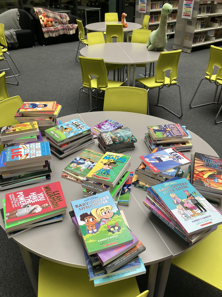 St Paul's Way School Library 📚 tweet media