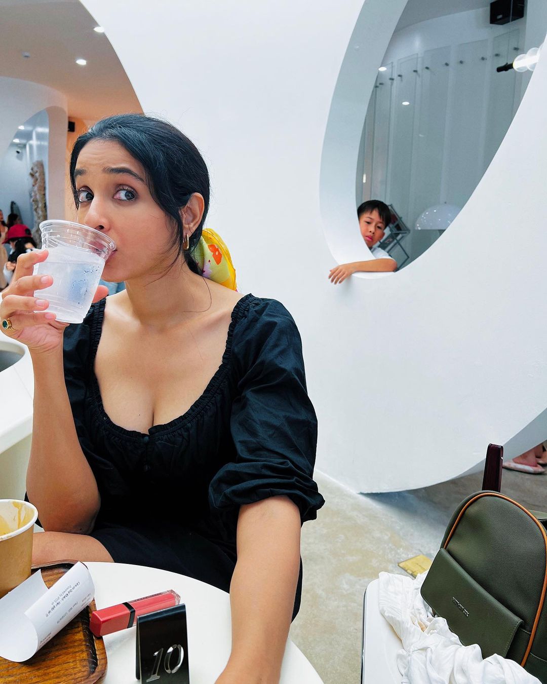 GXv6bqDakAA2Jda?format=jpg&name=large