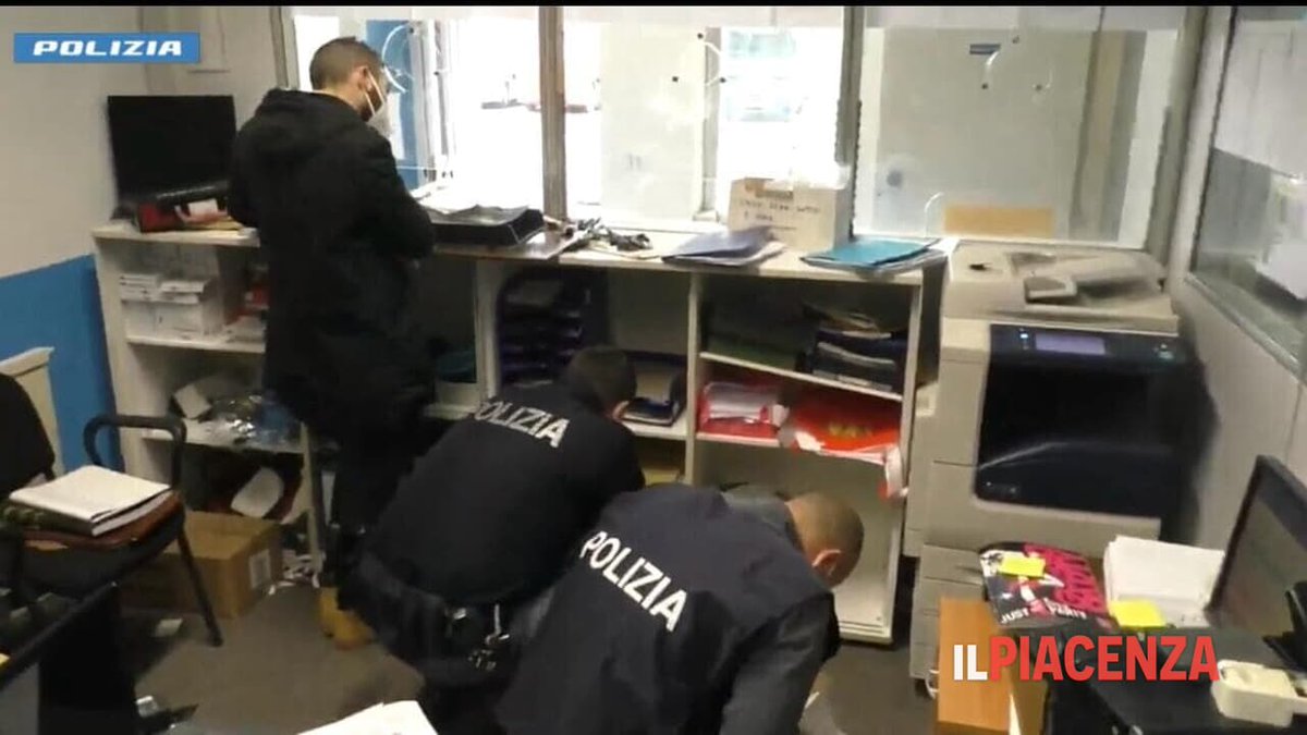 «Vino e biglietti per la Serie A in cambio di certificazioni Ausl», 16 indagati: Sicurezza e infortuni sul lavoro: alcuni dipendenti Ausl, secondo l’accusa, avrebbero agito, dietro ricompensa, per fornire certificazioni in materia di sicurezza sui luoghi… dlvr.it/TDNBWr