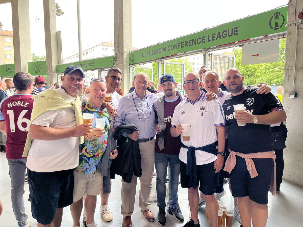 CliveLucking's tweet photo. @BillyBondsStand What a lovely man- here’s Stag before the final in Prague, showed us his watch that @WestHam gave him for winning the 1964CWC https://t.co/LCJS0NFBQC