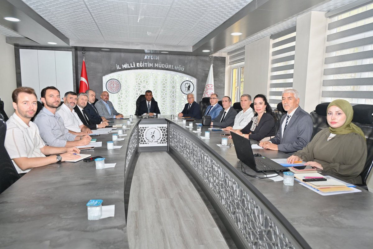 Müdürümüz <a href="/ekicis20/">Süleyman EKİCİ</a> başkanlığında "Çevreme Duyarlıyım Değerlerime Sahip Çıkıyorum(ÇEDES)" projesi il koordinasyon kurulu toplantısı gerçekleştirildi.Toplantıda çevre bilinci ve toplumsal değerlerimize sahip çıkan bir nesil yetiştirmeye yönelik çalışmalarımızın planlaması yapıldı.