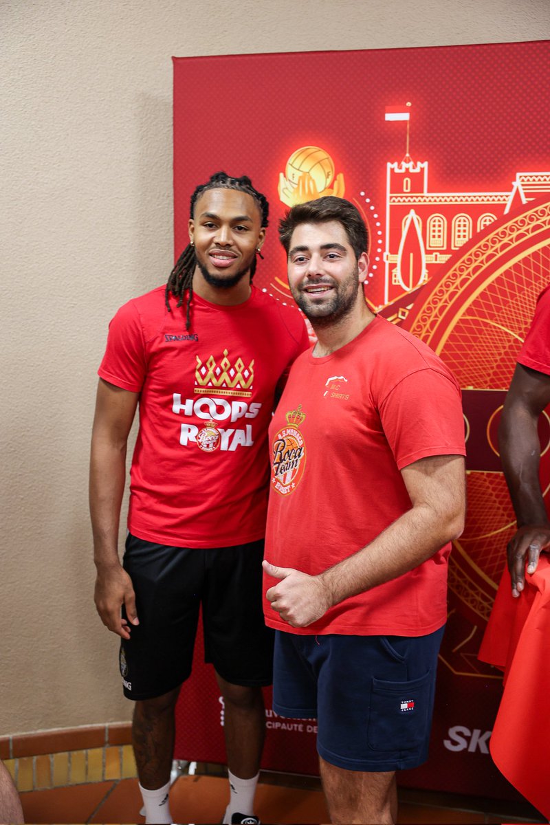 📸 Retour en images sur la belle soirée du fan event d'hier soir ! 🤩

👏 Un moment de communion entre les abonnés et l'équipe, la saison peut commencer ! 🔴⚪️

#RocaTeam #DagheMunegu