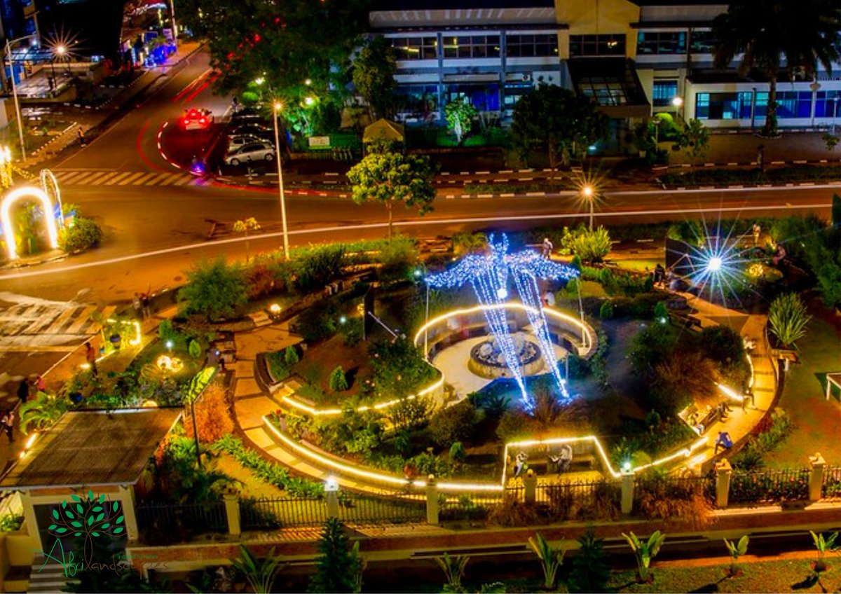 afrilandscapes's tweet photo. At Afrilandscapes, we don’t just shape nature; we light it up! When our landscaping meets beautiful light decoration, your outdoor spaces turn into stunning masterpieces. Let’s create beauty that shines day and night! #Afrilandscapes #LandscapingArt #LightDecor #OutdoorBeauty https://t.co/UGF8YGBhQc