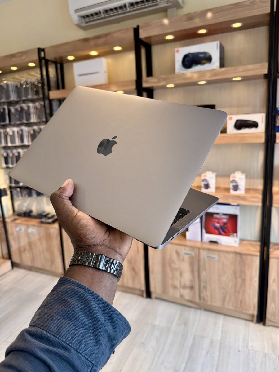 bohny_chengula's tweet photo. Macbook Pro 2018 
Ram-16gb
Storage-500gb 
Core i7
Graphics-1.5gb 
Inch 13

Tsh. 1,690,000

☎️0752-992667, Mwenge ITV https://t.co/SCp1hNpGCG