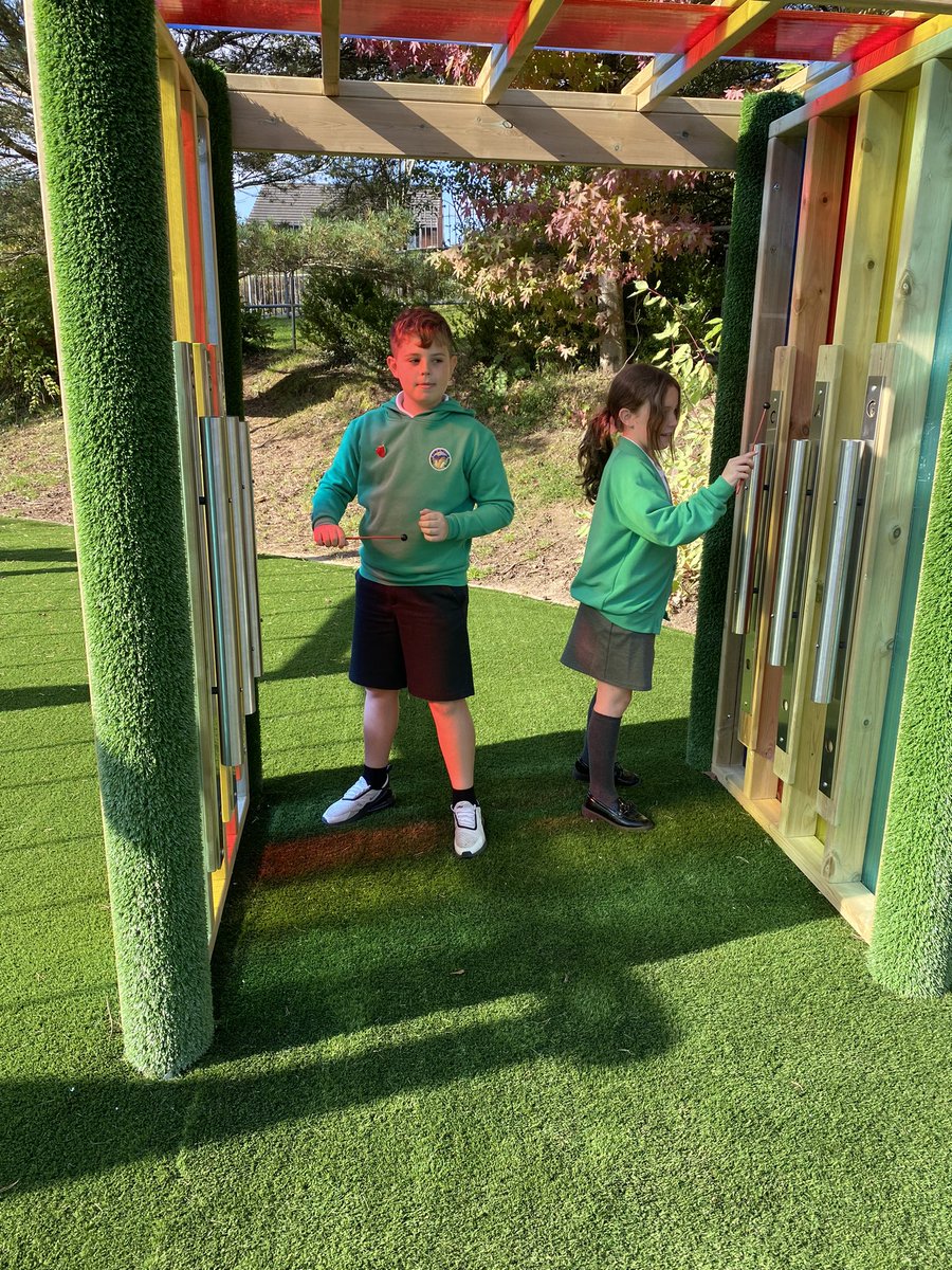 CwrtRawlinprim's tweet image. A HUGE thank you to @CwrtRawlinPTA for leading the funding for this amazing new playground! Thank you @CwrtRawlinprim parents, grandparents, friends, businesses and past pupils for supporting us and giving so generously of your money 🙏 #letthefunbegin 👏👏🌟