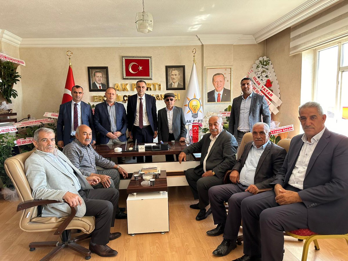 Değerli halkımız ve kıymetli önceki dönem teşkilat üyelerimiz bizlere hayırlı olsun ziyaretinde bulundular. Ziyaretlerinden ötürü kendilerine teşekkür ediyorum.
<a href="/RTErdogan/">Recep Tayyip Erdoğan</a> <a href="/Akparti/">AK Parti</a> <a href="/erkankandemir/">Erkan Kandemir</a> <a href="/MSErdinc/">Mehmet Şükrü ERDİNÇ</a> <a href="/haciozkan33/">Hacı Özkan🇹🇷</a> <a href="/emreguray65/">Emre Güray</a> <a href="/Burhan_Kayaturk/">Burhan Kayatürk</a> <a href="/K_Turkmenoglu_V/">KAYHAN TÜRKMENOĞLU</a>