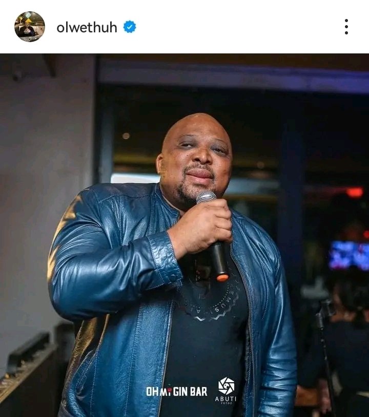 azonwabe_qoboka's tweet image. This is Olwethu Hoyana , owner of OHmi Gin Bar in Hemingways East London and OHmi Restro Bar in Revonia Sandton. This guy left over 40 families without 3 months of pay. He closed his establishment on the 18th July and he promised to pay his staff on the 19th July. His waiters