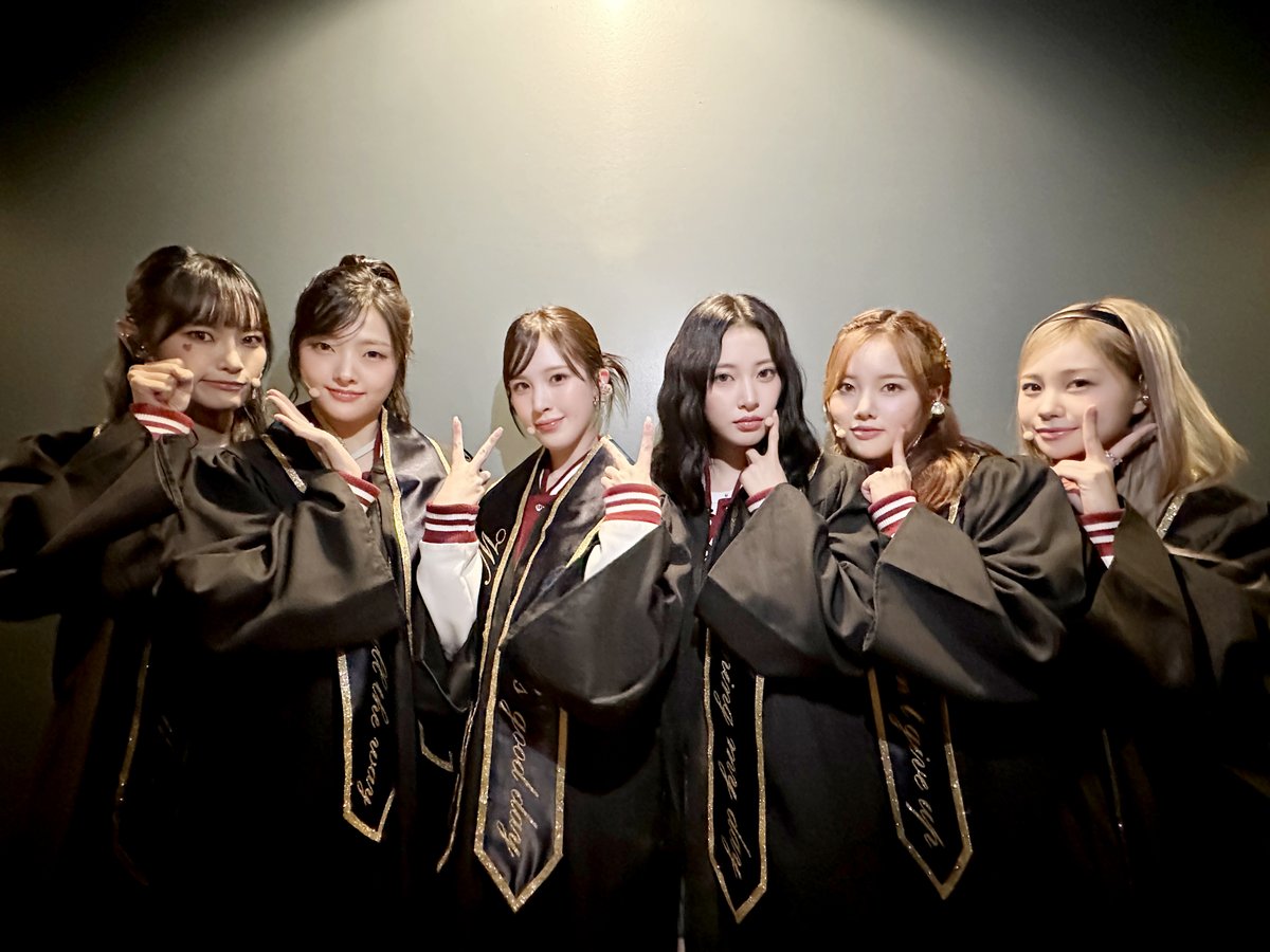 _Weeekly's tweet photo. 2024 Weeekly Grand America Tour 
<WU (Weeekly University)> In DALLAS

데일리들의 큰 응원 소리로 가득 채워진 DALLAS 무대✨ 
덕분에 오늘이 정말 소중한 하루로 기억될 것 같아요 🥹
다음 BOULDER 무대도 신나게 즐겨 봐요 🎵

#위클리 #Weeekly
#WU #Weeekly_University
#WeeeklyGrandAmericaTour