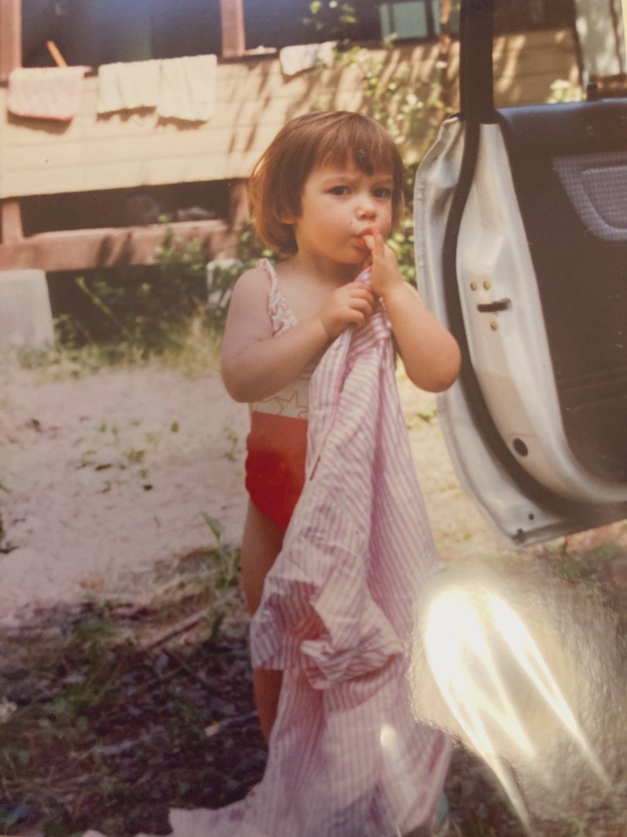 みなさま！お祝いの言葉ありがとうございます😊コメント見て喜んでます🙏
う大さんと同じ誕生日🎂で自慢です。

今年は"生きるってなぁに"と考えることになった年であります。

答えは分かりません。
探すつもりもなく、いきます。

いつも支えてくださりありがとうございます。