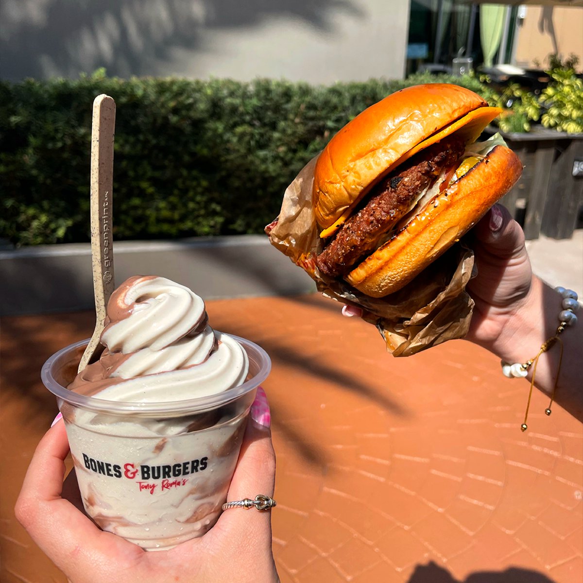 tonyromas's tweet photo. Cravings don’t wait, neither should you! 🍔🍦 
.
.
.
#TRBonesandBurgers #BonesandBurgers #GetSaucy #LegendaryGrill #bbq #burger #onthego #instafood#tatsy  #tampa #tampaeats #tampafood https://t.co/bmdtohGcPK