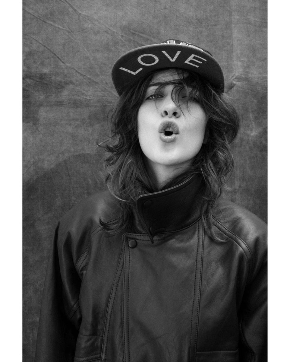 badposttalia's tweet photo. Talia Ryder for Saint Laurent's Fall 24 Collection

📷: Bruce Weber https://t.co/8kCkNl2KTo