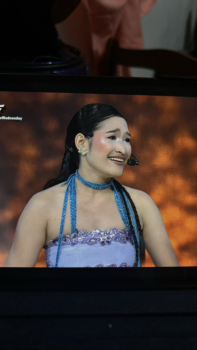 JammmFlooo's tweet image. MASTER JHO ANDAMING TIME?!?! @bini_jhoanna sumaside line pa talaga sha sa showtime!! 

#ShowtimeKalokalike
#ShowtimeWayboxWednesday