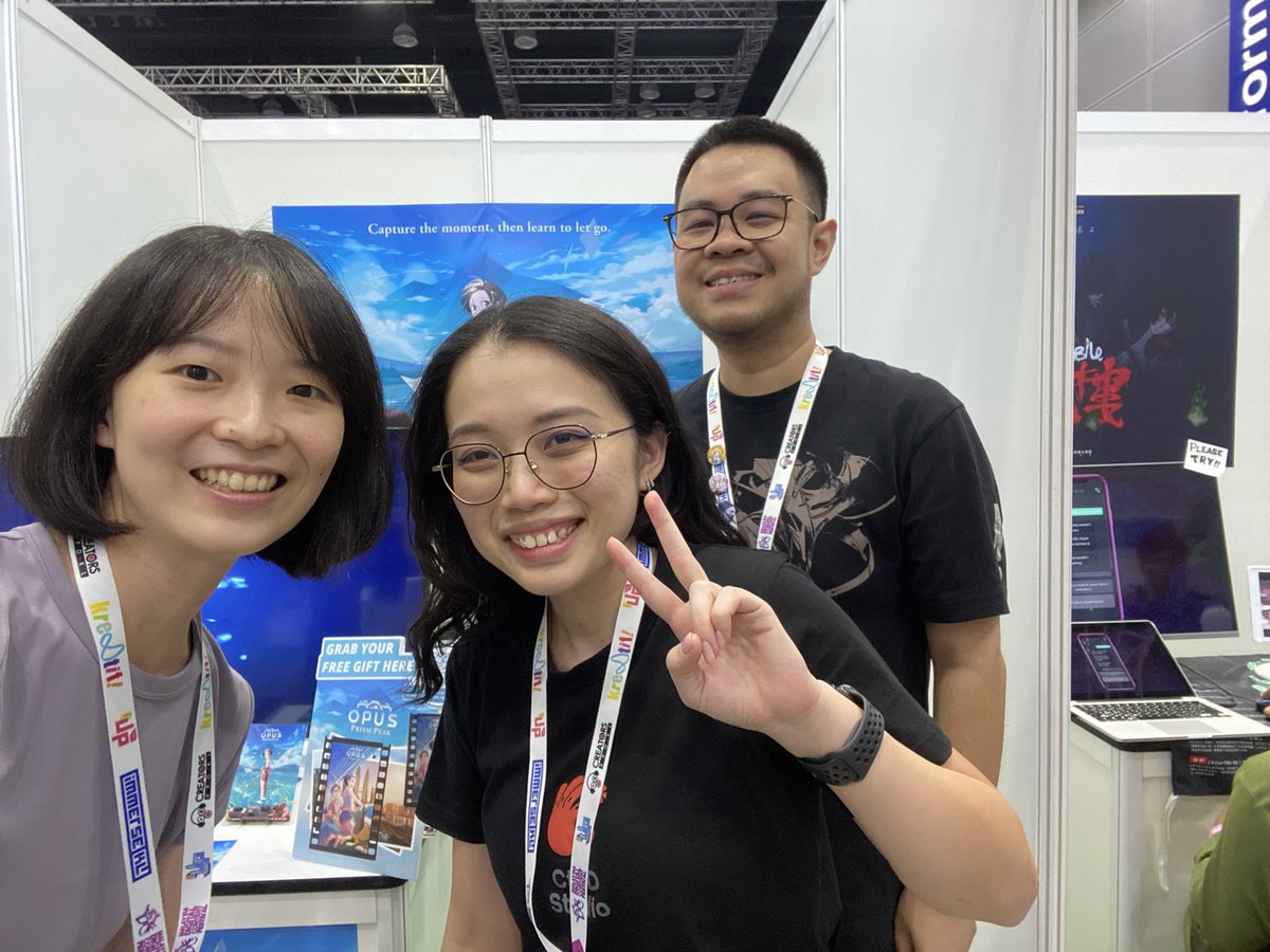 sissitu's tweet photo. I’ve been looking forward to this day for so long-finally put faces to the usernames @suvngoh @_joshuachung_ ! Huge thanks to @antarnis_ for being the bridge-double appearance in the photos well deserved! #LevelUpPlay https://t.co/ZiNySNL0D5