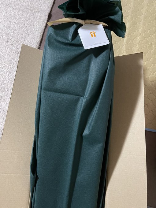 マツエク行ってきた(*ﾟ&forall;ﾟ*) 目ヂカラup⤴️⤴️  そしてサロンに Amazonから 誕生日プレゼント🎁  N様 毎年ありがとうございます  #誕生日プレゼント https://t.co/Jt4<a href="/tag/%E8%AA%95%E7%94%9F%E6%97%A5%E3%83%97%E3%83%AC%E3%82%BC%E3%83%B3%E3%83%88"class="tags">#誕生日プレゼント</a>