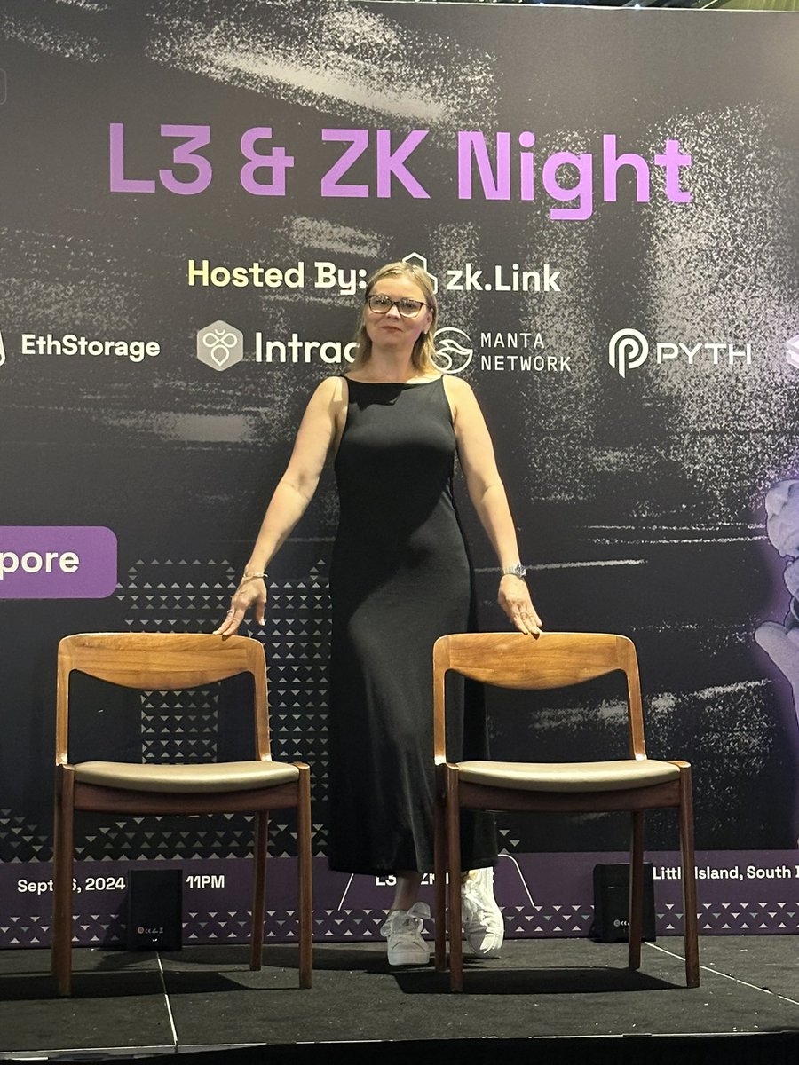 Day 1 at TOKEN 2049 Singapore: The most common questions from the Asia community are around listings and "please help with liquidity." Thousands of participants here—great energy! Also had the chance to reconnect with some former colleagues from London and Moscow. Exciting start