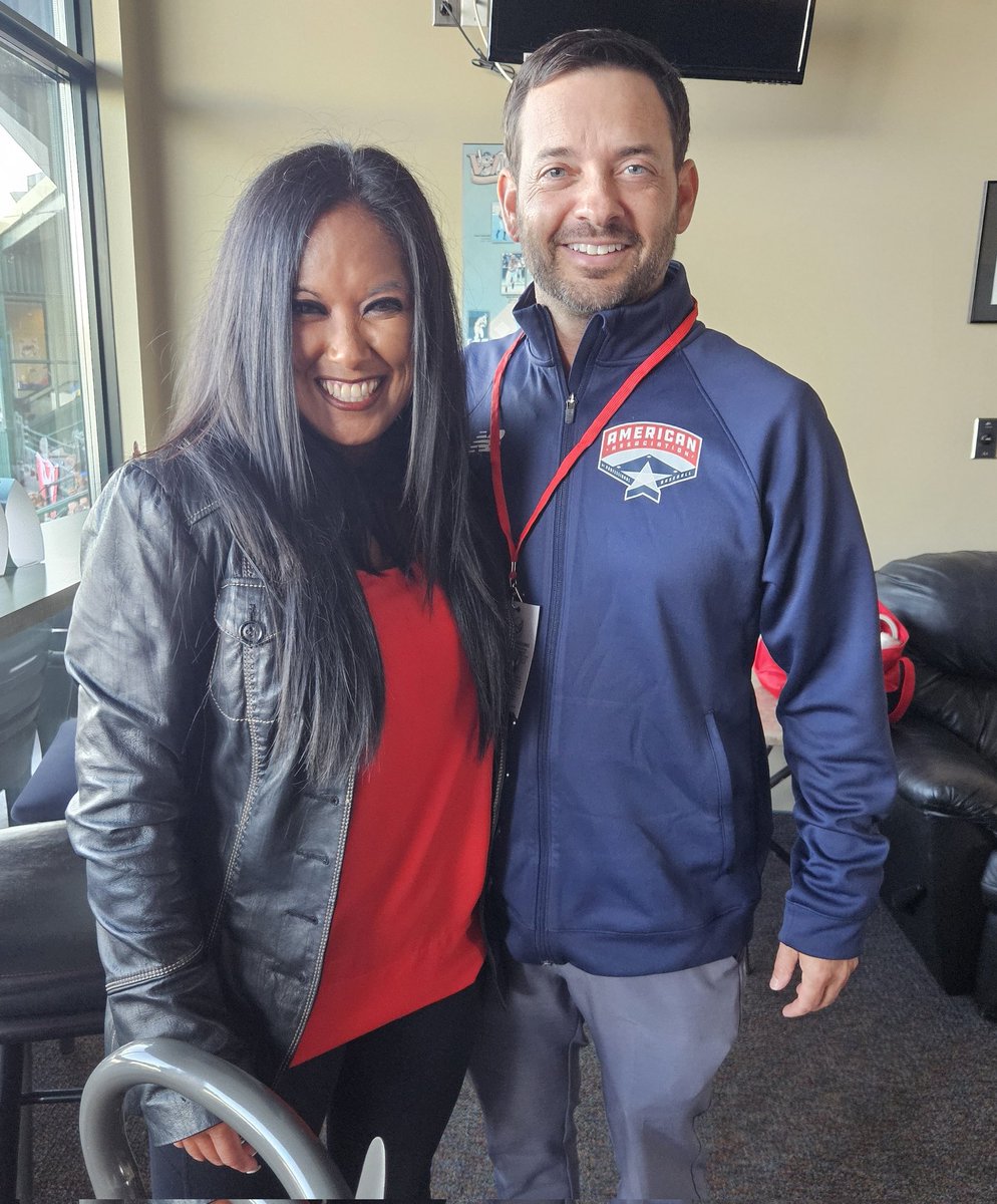 <a href="/AA_Baseball/">American Association</a> great photo 📸 tonight in #Winnipeg <a href="/bwynne13/">Beverley Wynne</a> #anthemsinger and commissioner Joshua Schaub another amazing American Association Baseball Season ⚾️