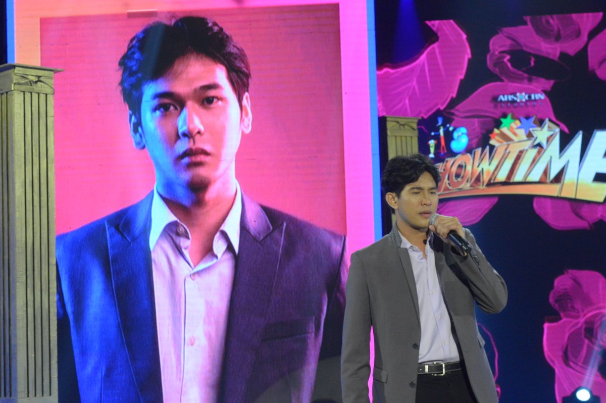 itsShowtimeNa's tweet image. #KalokalikeFace4 na! Ang ‘Hashtag WIlbert’ ng Morong, Rizal, FRANCO! Kaloka o Kalokalike? #ShowtimeWayboxWednesday

Watch us Live, Follow, and Subscribe here:
linktr.ee/itsshowtimena