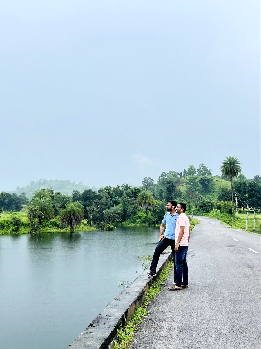 BrijrajsinhVal4's tweet photo. #kumbhalgarh_tour
#Besties
Best time of #Fun_Fog_and_friendship
It's #Me_Time
Yes, wr r #not_singers... So don't expct it!😂
#GujaratiFolkSong
#RajasthanTourism
Few minutes of happiness among the hard life hacking hours! 😍
Amazing Tour. https://t.co/yJjUIwdYYs