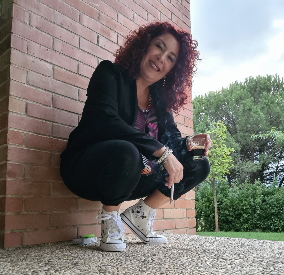 Supercetty's tweet photo. E rieccomi qui rifugiata nel mio angolino.
Un attimo di pace prima della tempesta!!!
Giornata uggiosa ma sicuramente ricca di emozioni e risate che scaldano il cuore.
Buongiorno anime infreddolite,felice mercoledì☕️😘🥰
#ilsoledentro https://t.co/6KytcECF9J
