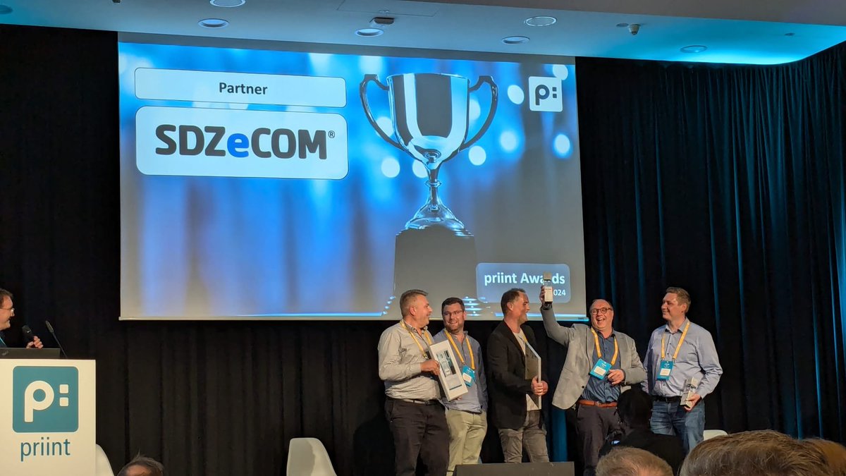SDZeCOM's tweet image. Wir sind total happy 🎉 über die 2 Awards, die wir gestern im Rahmen der priint:day-Veranstaltung erhalten haben. 

Vielen Dank an unsere Kunden, an die @priint und an alle Kollegen/innen bei SDZeCOM für die tolle Zusammenarbeit. 😍

#Award #priint #Publishing