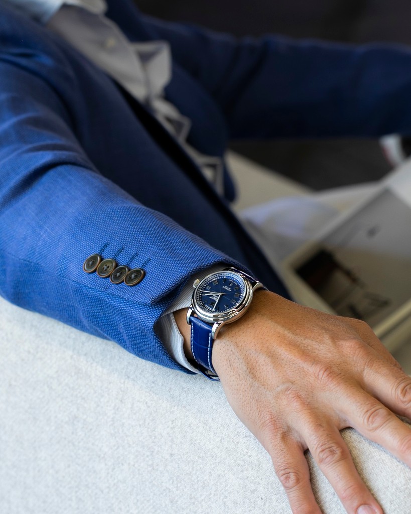 aviatorwatch's tweet photo. At the heart of this timepiece is the newest AVIATOR’s AV-1000 calibre based on the Sellita SW 240-2, the most known, Swiss-made mechanical movement. The AV-1000 caliber is crafted with a fusion of advanced technology and aesthetics.
#aviatorwatch #pilotwatch https://t.co/0dqMHNcR2e