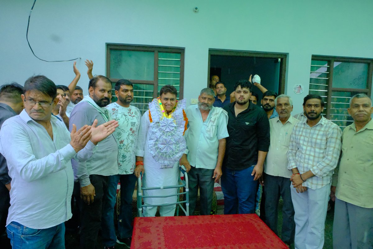 lalitnagarmla's tweet photo. #जनसंपर्कअभियानतिगावँ 
#जनता_का_उम्मीदवार #मै_आज़ाद_हूँ 

आज तिगांव विधानसभा के भुआपुर में जनसंवाद कार्यक्रम में सम्मिलित हुआ। 

इस दौरान सभी का आशीर्वाद लिया ���र सभी से 5 अक्टूबर को  "नारियल फार्म" का बटन दबाने और भारी मतों से विजयी बनाकर तिगांव के विकास में भागीदारी निभाने का करबद्ध निवेदन किया।

#lalitnagar #tigaonvidhansabha #haryanaelection2024 #जनसंवाद #जनसंपर्क 

@iabhilashnagar @maheshnagar97 @ManojNagar97