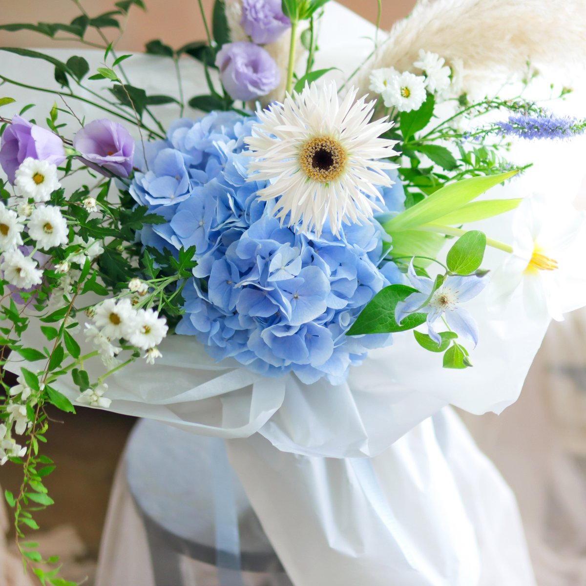 ➖ 𝑿𝑰𝑨 × 𝗥𝗔𝗗𝗜𝗢𝗦𝗧𝗔𝗥

코코넛 수장님께는 코코넛들의 마음을 담은 응원 메시지와 함께 예쁜 축하 꽃다발도 전해드렸답니다! 늘 그래왔던 것처럼 준수답게 마음껏 웃고 즐기는 행복하고 소중한 시간이 되시기를 바라요. 김준수 화이텡❕