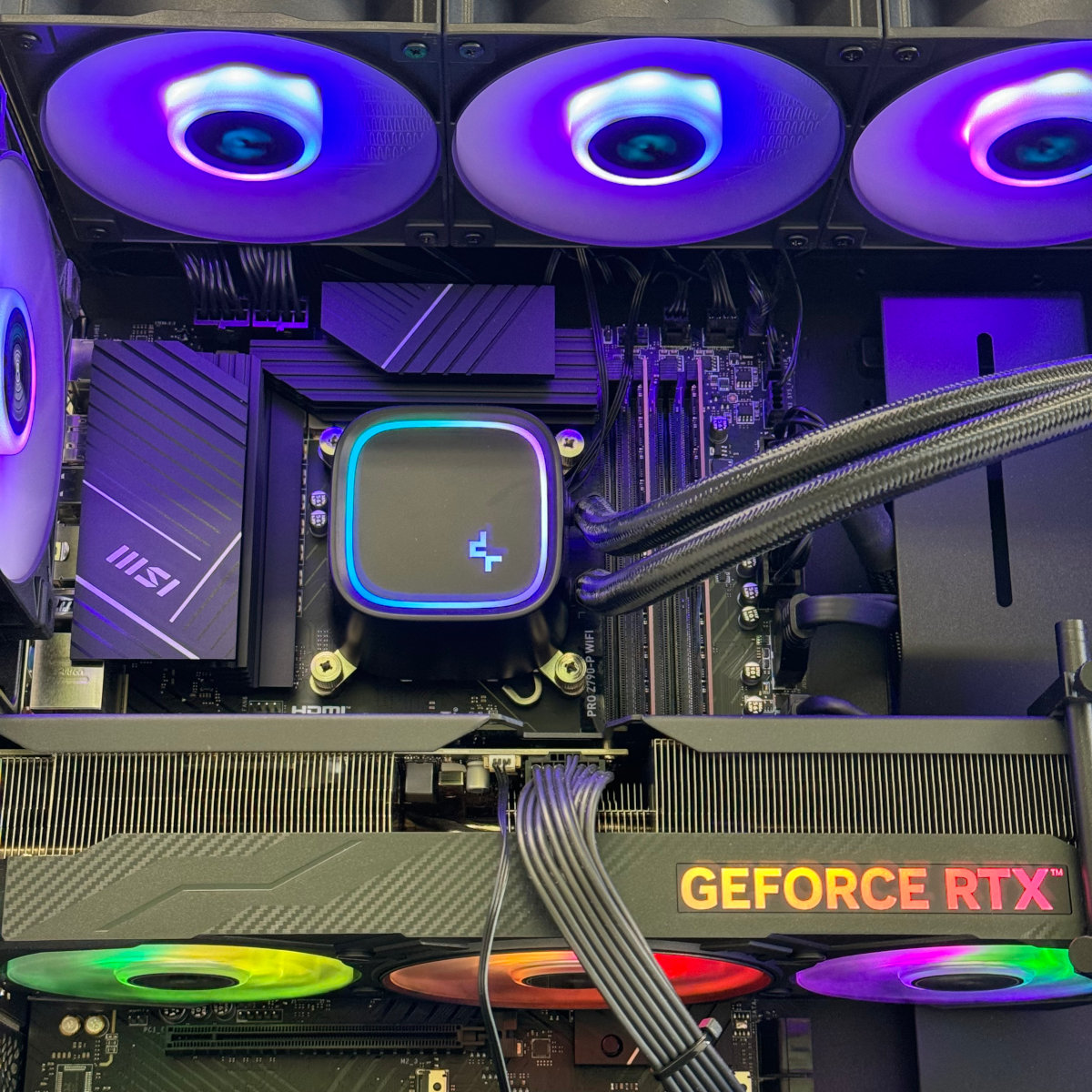 選手が使用するPCのメンテナンス中・・・
メンテナンス完了後に発送しますので、もう少々お待ちください