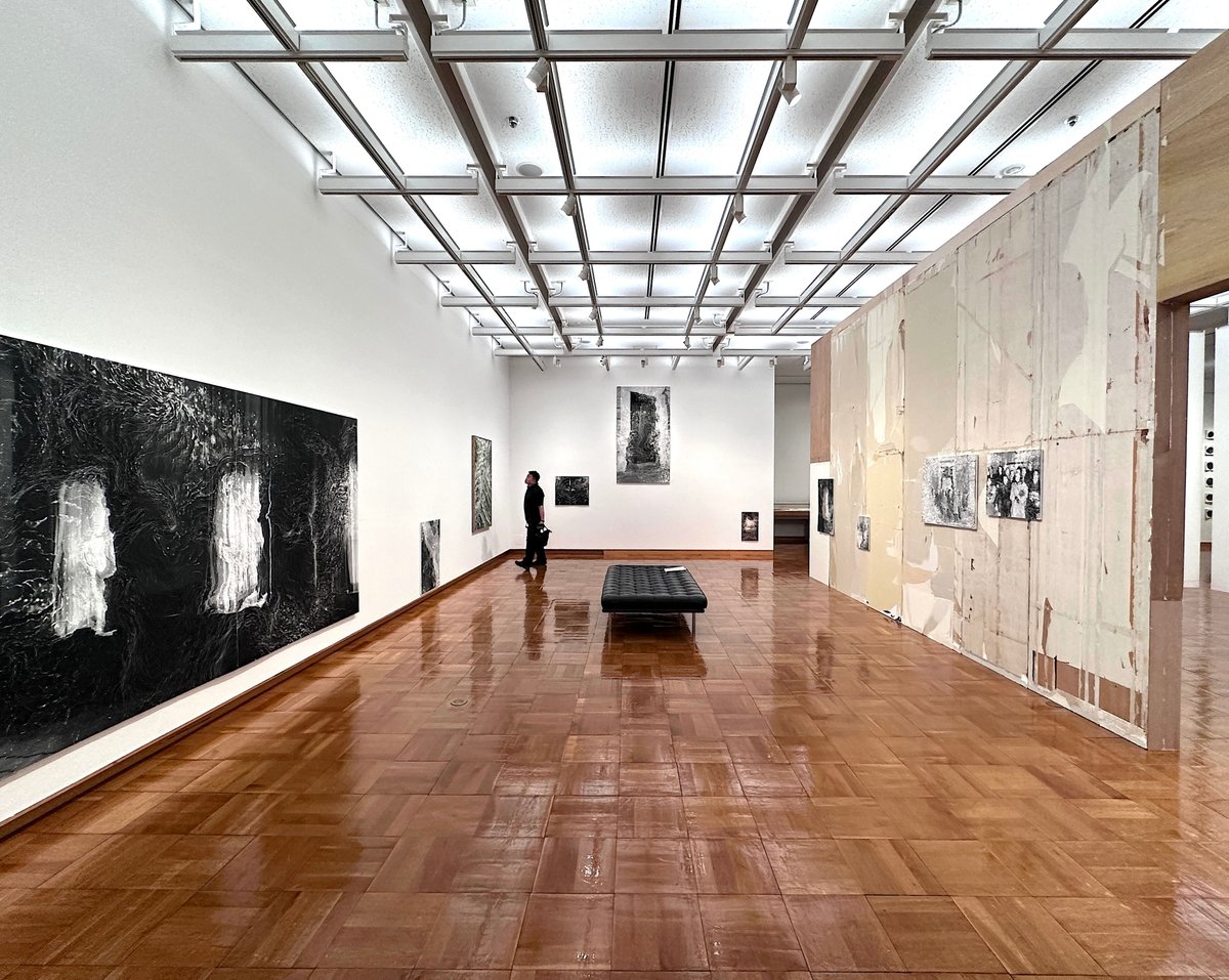 TokyoArtBeat_JP's tweet photo. 「Nerhol 水平線を捲る」（千葉市美術館）レポート 

対話と紙を積み重ねてきたアーティストデュオのこれまでと新たな1ページ

重要作や未発表作に加え、千葉市の歴史や土地と関わりの深い蓮をテーマとした最新作、美術館のコレクションとの“共存”も見どころ
https://t.co/7YNVMiwG7j https://t.co/iRAa9D2ezE