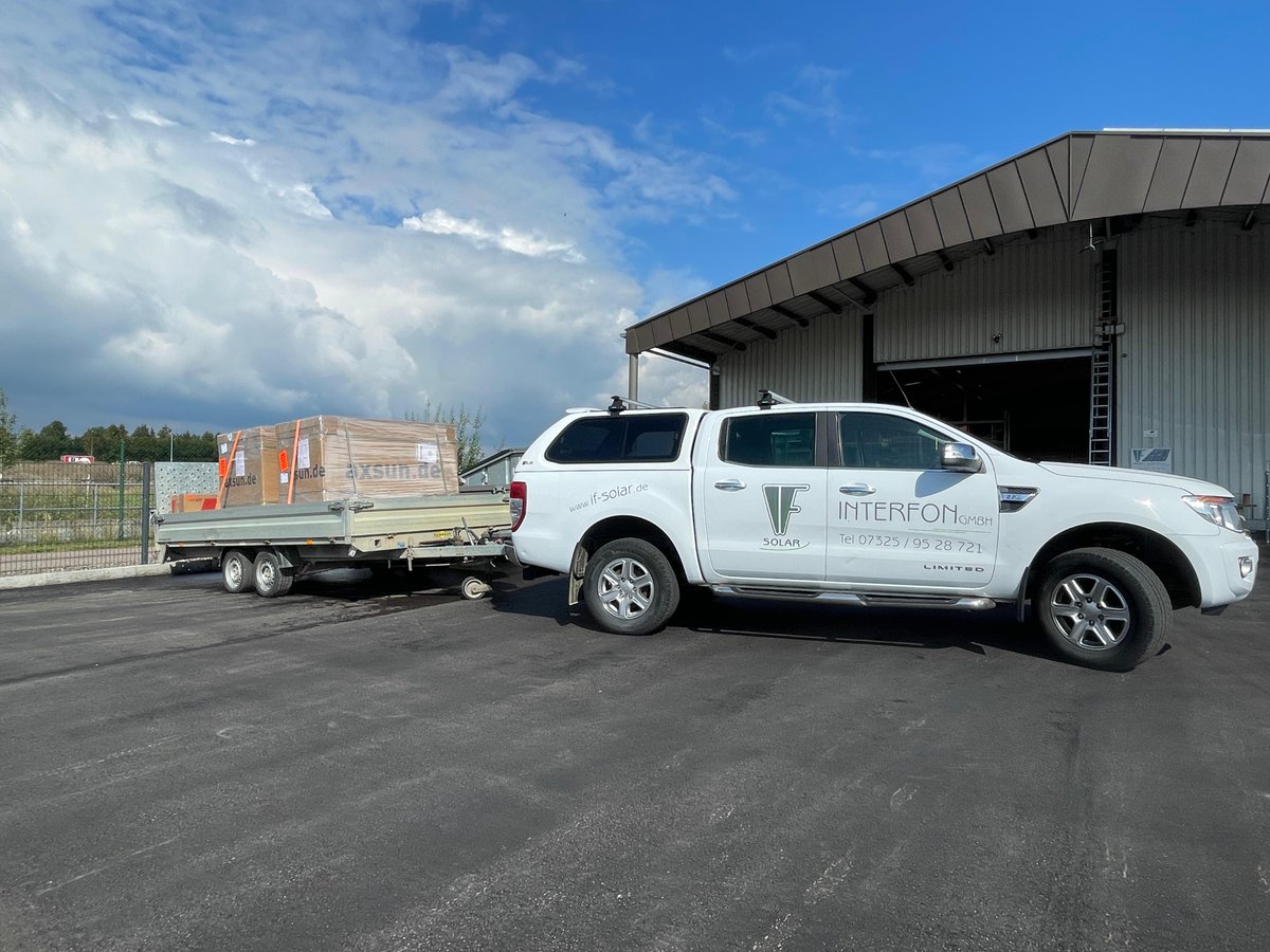 AxSunSolar's tweet image. 🌞📦 Auf geht's! Zwei neue Paletten mit AxSun Solar Modulen machen sich auf den Weg zum Kunden mit unserem langjährigen Partner Interfon GmbH aus Sontheim an der Brenz! 🚀🔧

#AxSunSolar #InterfonGmbH #Nachhaltigkeit #Solarenergie #Unabhängigkeit #greenenergy