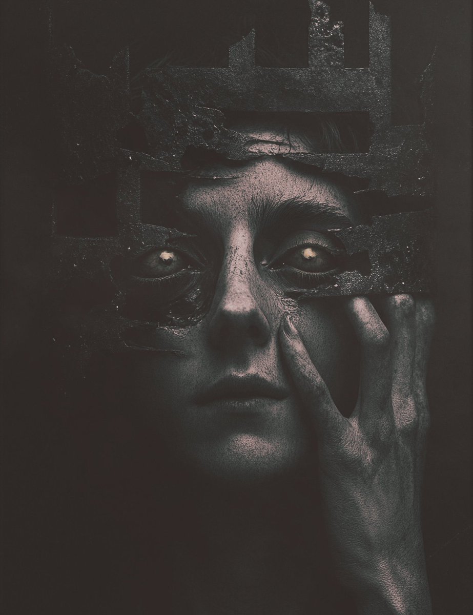 Jay_de4uture's tweet image. Behind the stars a light #dissolves all of space, its vacuum collapses a brilliance that takes the skin and cornea closer to the silhouette staff and throne brackets, taxed ultra kinetically
spiritually posed to bow in awe of its crown

#vsshorror #horrorpromot @TymothyLongoria