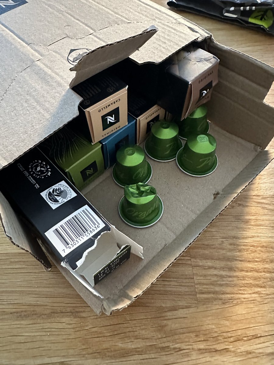cryptobja's tweet photo. Morning @NespressoUK. We have had yet another damaged delivery from you yesterday. https://t.co/MrMKDmqIL5