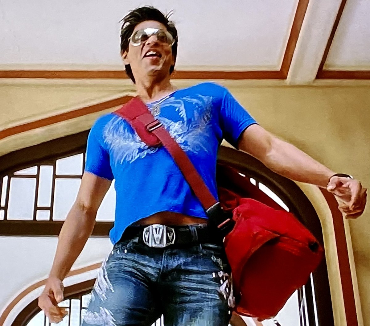 LauriMinna's tweet image. The Macho arrived… and left😳😂😂🩷
#RNBDJ