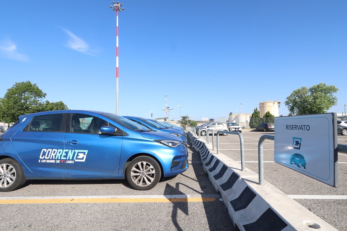 BLQairport's tweet photo. In aeroporto per i nostri spostamenti di lavoro e per le nostre attività utilizziamo le auto elettriche 🔌o ibride e stiamo rinnovando il parco mezzi aeroportuali ✅
Settimana Europea della Mobilità Sostenibile 💚
#EuropeanMobilityWeek2024 16-22 settembre #BLQinnovability https://t.co/KqzHPJ3Pva