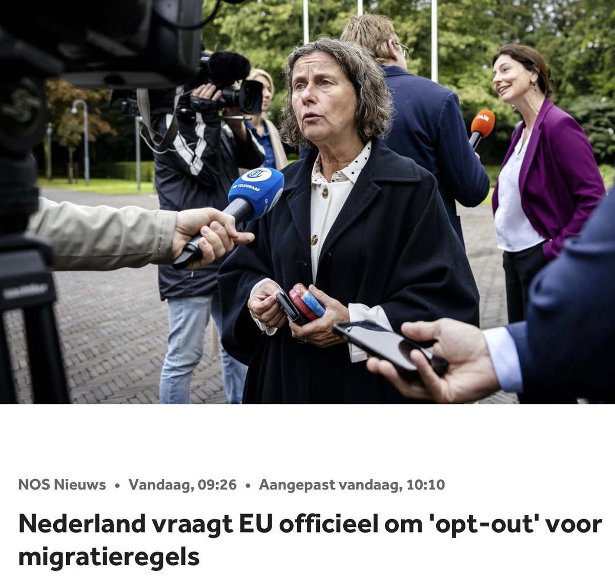 De dag na Prinsjesdag staat traditioneel in het teken van de Algemene Politieke Beschouwingen (APB), de eerste voor deze coalitie en premier Schoof. Daarnaast kondigde Minister Faber van Asiel en Migratie zojuist aan dat ze officieel de Europese Commissie heeft verzocht om een