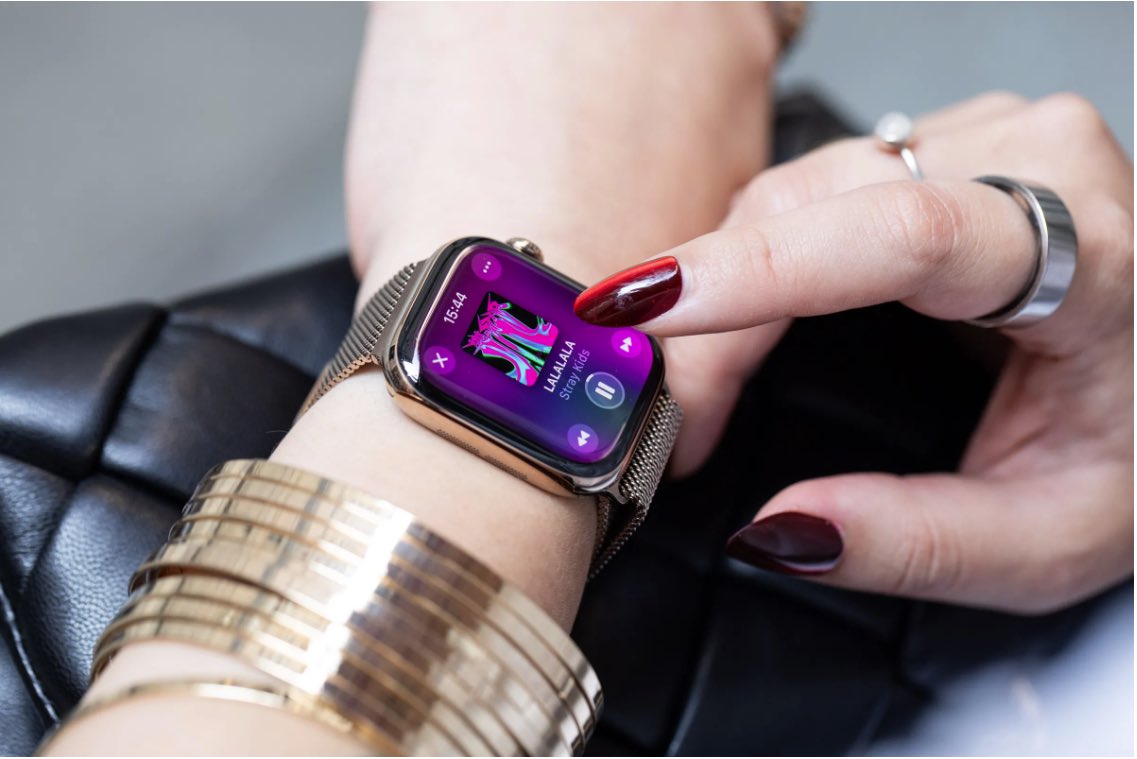 86_ltd's tweet photo. Apple Watch Series 10 Review: A Sleek Evolution

Bigger Display, Better Design

The Apple Watch turns 10, a remarkable milestone in the tech world. Instead of a grand celebration, Apple offers the Series 10, a subtle yet smart upgrade. The focus is on maximizing display size without sacrificing comfort or battery life.

A Comfortable Upgrade

The Series 10 features the largest display yet, measuring 42mm and 46mm. While I usually prefer smaller watches, the enhanced screen is a game-changer, especially for those with less-than-perfect vision. Surprisingly, the Series 10 is lighter and thinner than the Ultra 2, making it more comfortable for daily wear.

The wide-angle OLED display allows for easy viewing from various angles, making it a breeze to check notifications discreetly.

Fast Charging and Battery Life

While larger watches often mean better battery life, the Series 10 defies this trend. Thanks to a larger charging coil, it charges from 0 to 80% in just 30 minutes. A quick 15-minute charge provides eight hours of use, making it ideal for sleep tracking.

Health Features

This year’s standout health feature is sleep apnea detection, recently cleared by the FDA. While I haven’t fully tested it yet, it promises to monitor breathing disturbances over time, offering a helpful warning rather than a diagnosis.

However, the Series 10 lacks blood oxygen monitoring in the U.S., which may disappoint some users. Still, for most, this feature isn’t a dealbreaker.

Series 10 vs. Ultra 2

If you own a Series 5 or older, the Series 10 is a worthy upgrade. For those torn between the Ultra 2 and Series 10, the latter’s lighter design and larger screen make it a compelling everyday watch, despite the Ultra’s advanced features.

Conclusion

The Series 10 may not be revolutionary, but it excels in wearability and functionality. With its sleek design and improved features, it stands out as the most user-friendly Apple Watch in years.

Agree to Continue: Apple Watch Series 10

Using the Series 10 requires agreeing to various terms, including those for your iPhone and optional services. If you enable cellular service, you’ll also need to agree to your carrier’s terms.

In total, expect one mandatory agreement plus several optional ones.
#tech #Apple #AppleEvent #digital