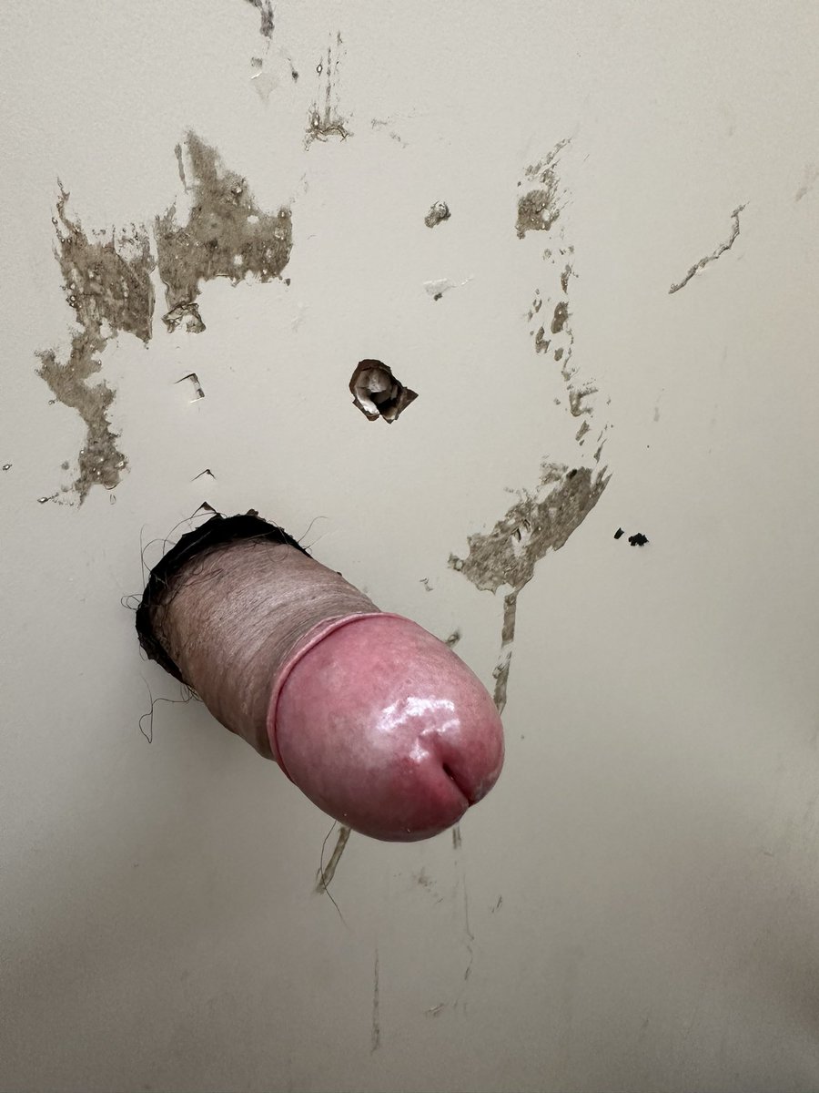 จัดว่าเด็ดมีคนเฝ้าสุดยอดกว่าจะได้เล่น  ไม้ที่2 ไม่ต้องถามนะว่าที่ไหนไม่ขอลงลายละเอียด